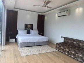 Qubes Farmhouse Near Manesar